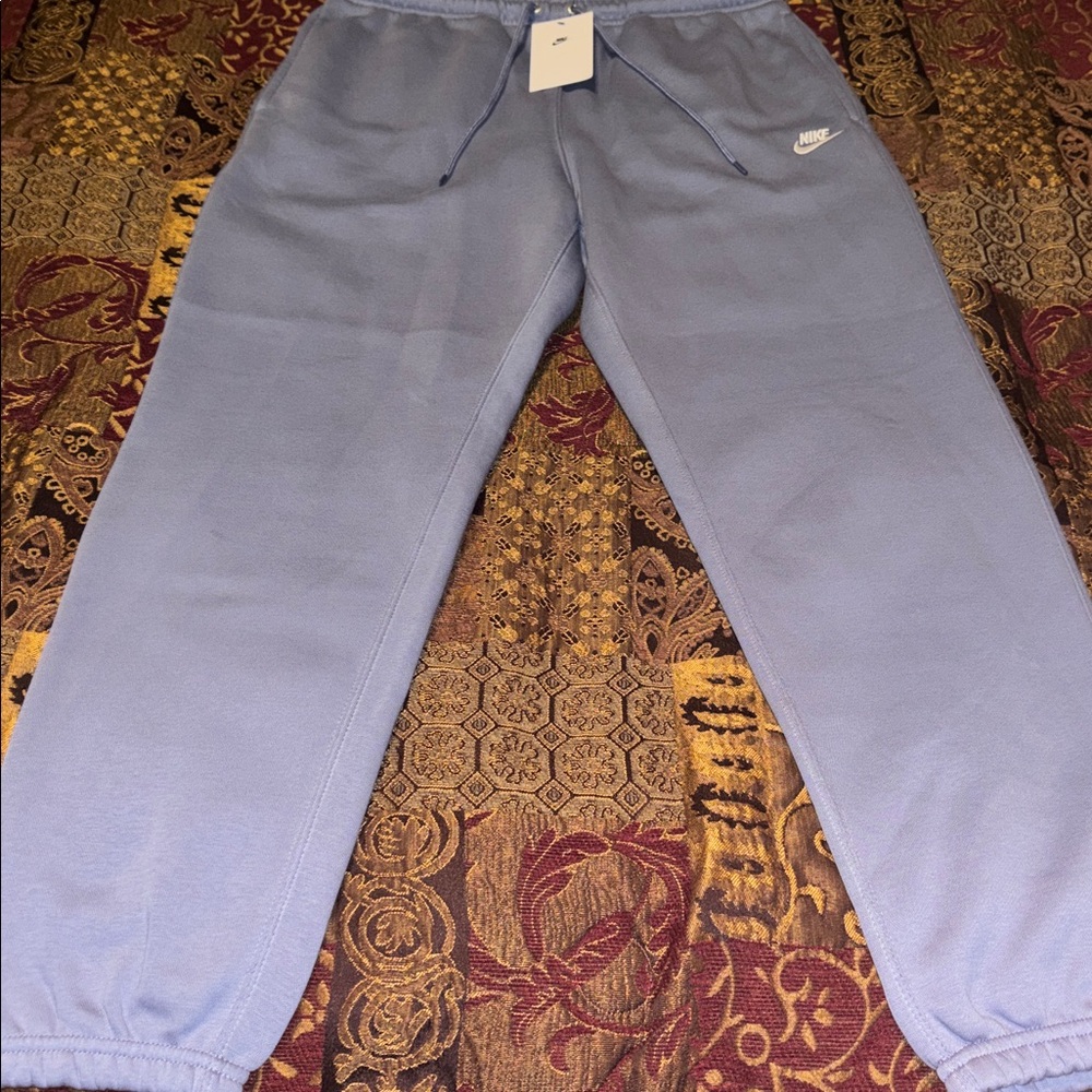 Nike Fleece Lined Elastic Ankle Sweatpant